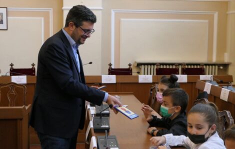“Acqua in borraccia”, i bambini diventano piccoli artisti